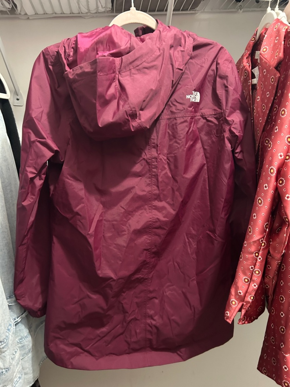 The North Face Women's Maroon Hooded Ski Jacket - Picture 2 of 2